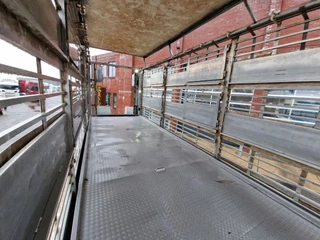 DAF XF 440 2015 - SuperSpaceCab 6x2*4 - Cuppers 1-2-3 deck Livestock imagen 32