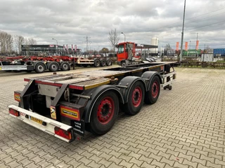 Burg N/A 2012 - 25X 20FT ADR (EX/II, EX/III, FL, AT) Chassis, Empty weight : 3.690kg, SAF INTRADISC, 2x Liftaxle, NL-chassis obrazek 3