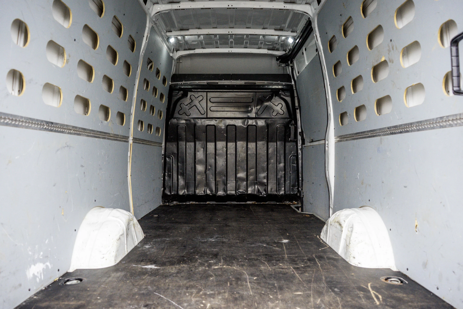 Iveco Daily 2021 - **35S14V 2.3 L2H2 | Automaat | Euro 6 | Cruise | Climate | 3500 KG Trekgewicht | Trekhaak** image 9