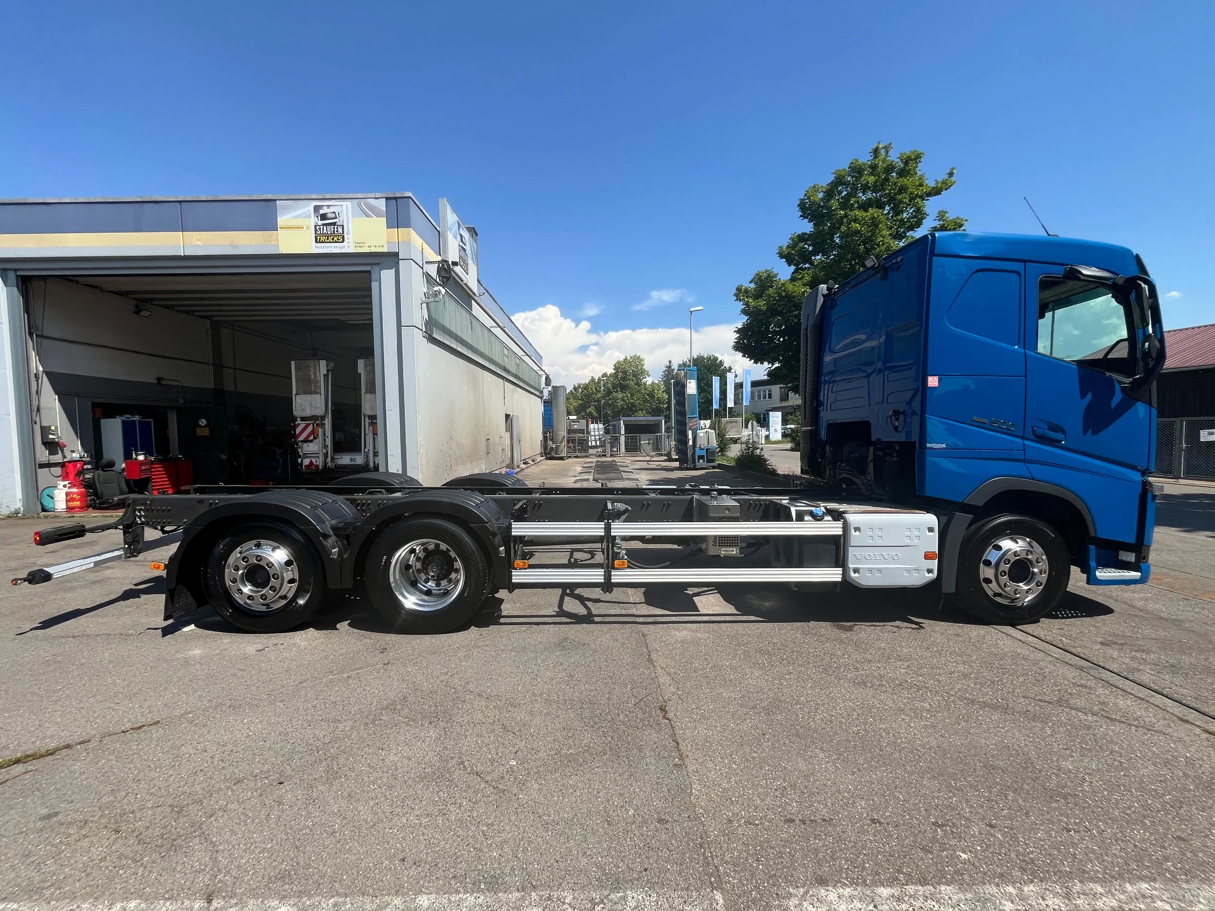 Volvo FH 2018 - 500 6x2 Chassis ADR, Hydraulik, Retarder, Lenkachse, Alcoa image 5