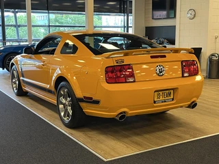 Ford Mustang 2009 - Coupe 4.6i V8 GT Premium 45th Anniversary Edition obrazek 40