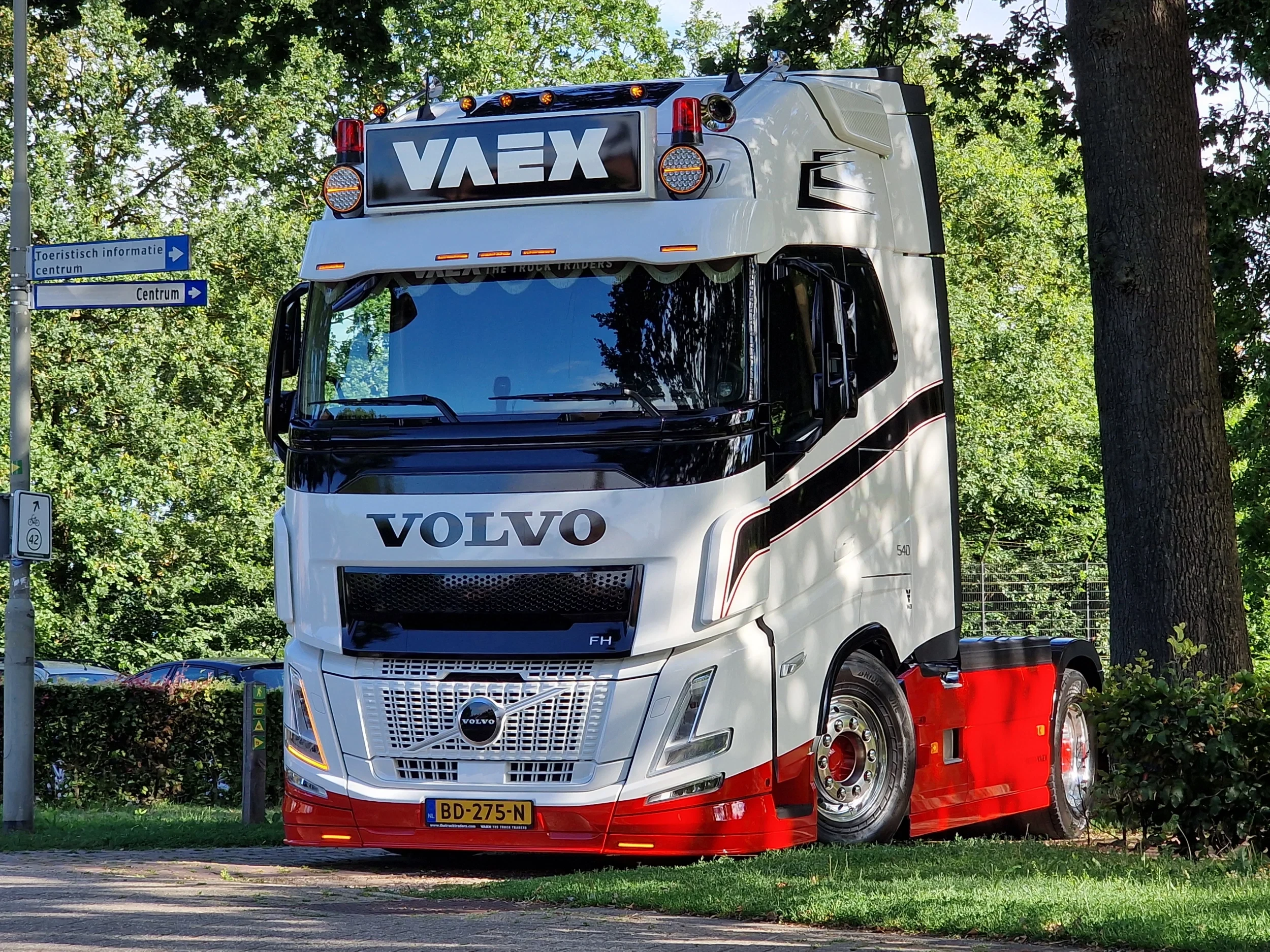 Volvo FH 2026 - 540 Aero Globetrotter XL 4x2 - New - Full spec - Show Truck - BUFFL interior - Retarder - I parkcool - Full air immagine 21