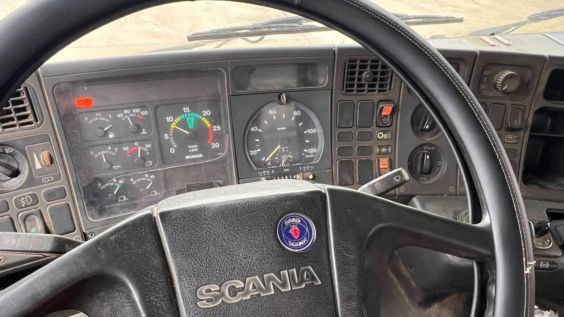 Scania 93 - 220 1999 image 9