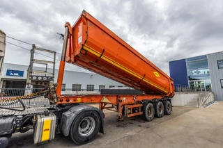 Schmitz Cargobull N/A 2009 - SKI 24-GEISOLEERDE KIPPER for sale