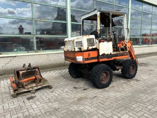 Kubota - KH 16-W image 2 miniature