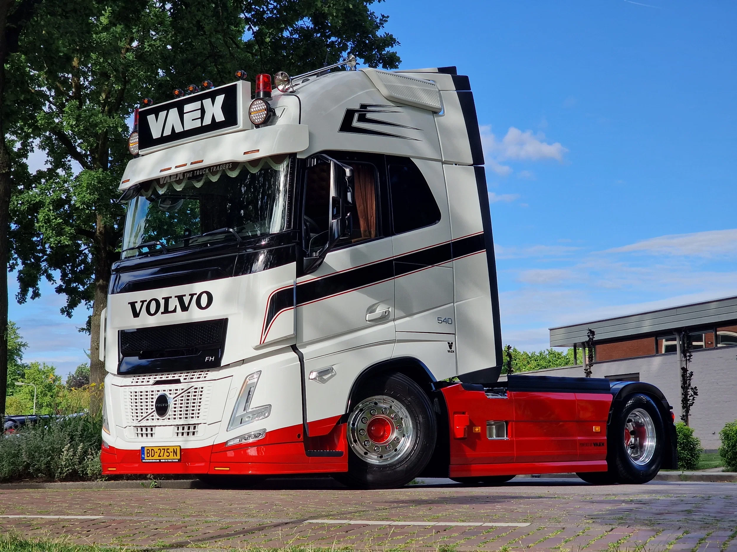 Volvo FH 2026 - 540 Aero Globetrotter XL 4x2 - New - Full spec - Show Truck - BUFFL interior - Retarder - I parkcool - Full air immagine 17