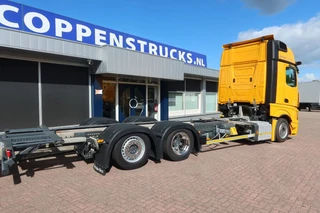 Mercedes-Benz Actros 2019 - 2642 LL Chassis Cabine Giga space image 3
