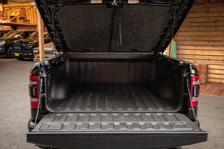 Dodge Ram 1500 2024 - 5.7 V8 Laramie Night immagine 13