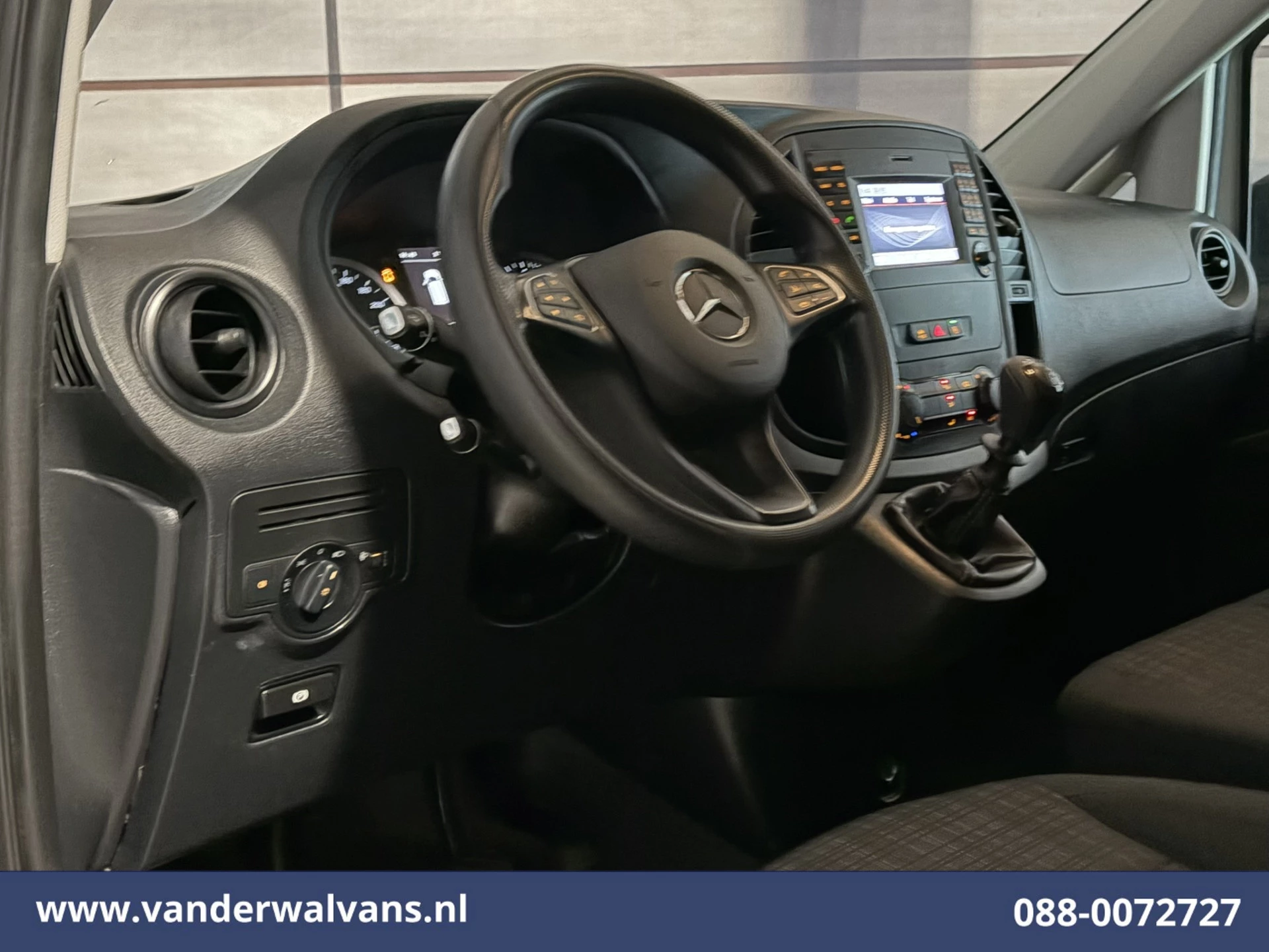 Mercedes-Benz Vito 2020 - 116 CDI 164pk L2H1 Euro6 Airco | 3-Zits | Camera | Navigatie | Cruisecontrol | Stoelverwarming immagine 16