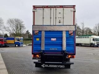Scania P 2020 - P370 6x2*4 - Thermoking T-1000R Frigo - Bussbygg box - Hooks/Rohrbahnen/Vleeshang - Zepro loadlift - Retarder - Full air immagine 7