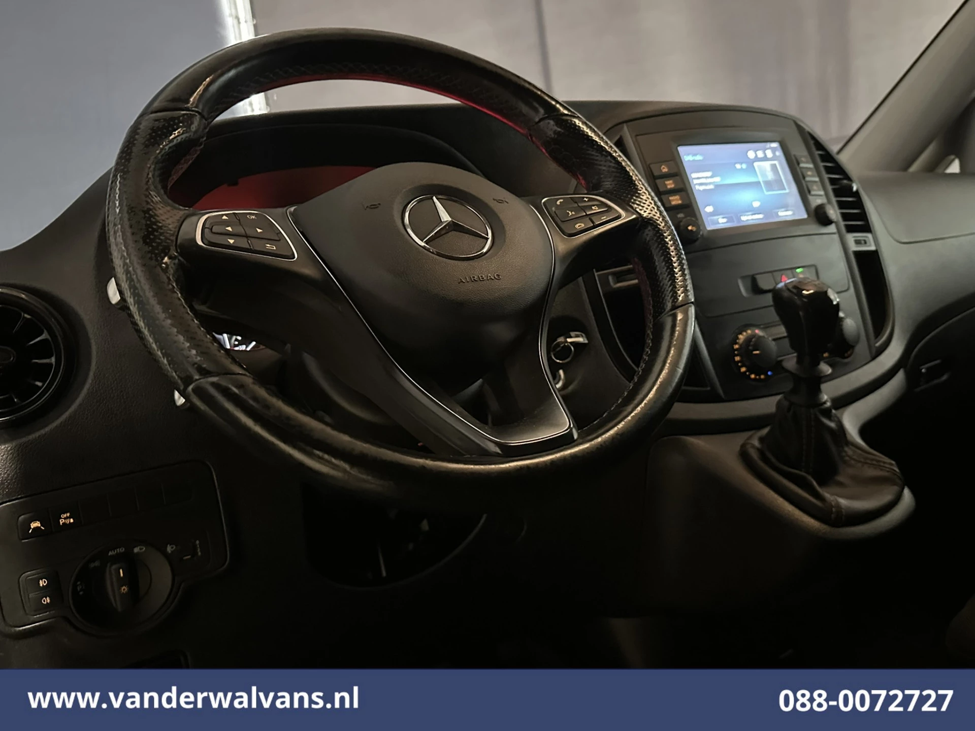 Mercedes-Benz Vito 2021 - 114 CDI 136pk L2H1 Euro6 Airco | Camera | Navigatie | Cruisecontrol | Apple Carplay image 16