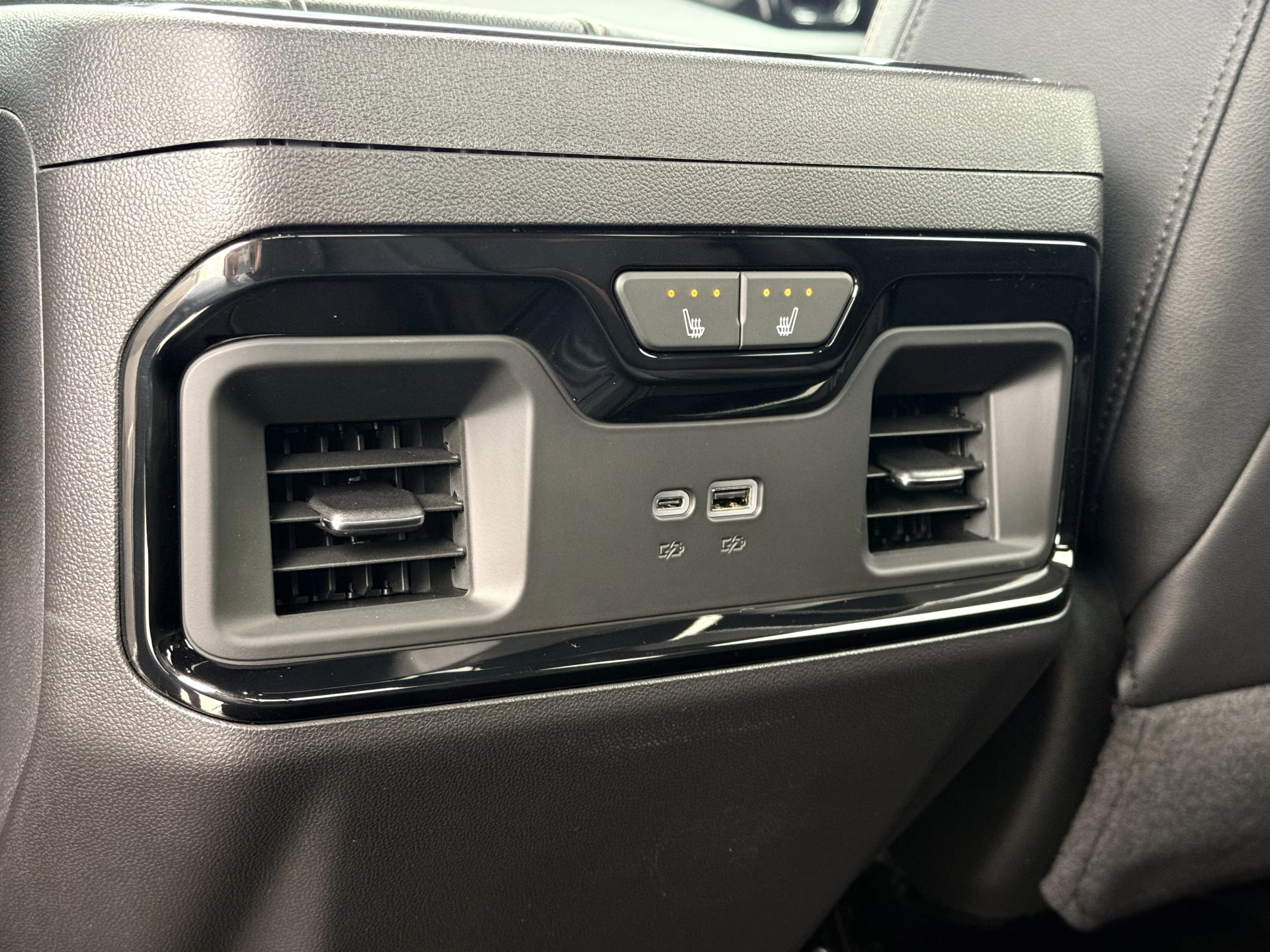 GMC Sierra 2024 - AT4 6.2L V8 420 PK / BPM VRIJ!! / INCL LPG / VIRTUAL COCKPIT / HEAD UP / 360 CAMERA / BOSE / LEDER / TREKHAAK / 3500 KG AHG Bild 25