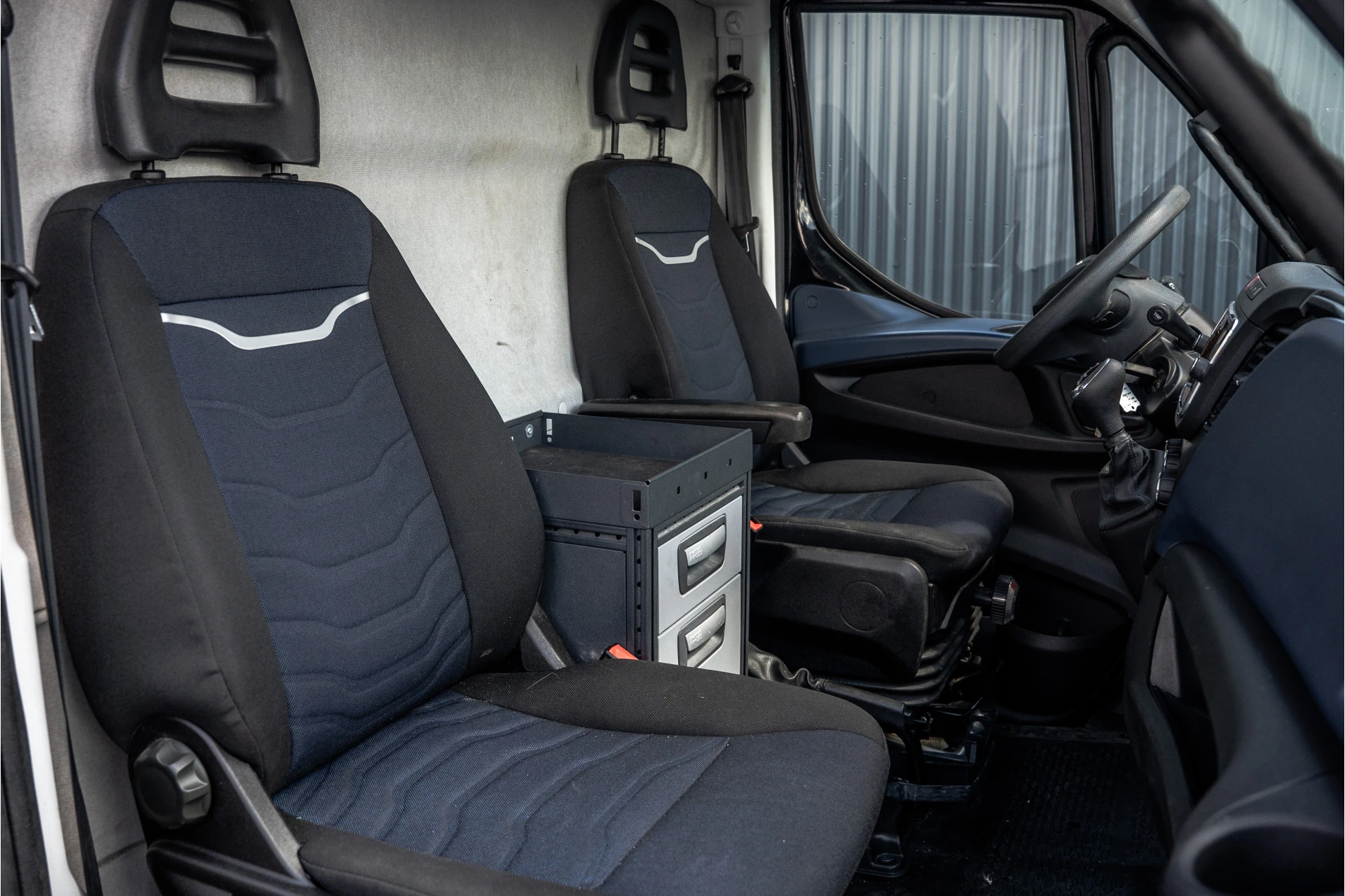 Iveco Daily - 35S16 L1H1 | Automaat | Trekhaak 3.5T | Volledig ingericht | LED | Camera | Cruise | Airco afbeelding 13