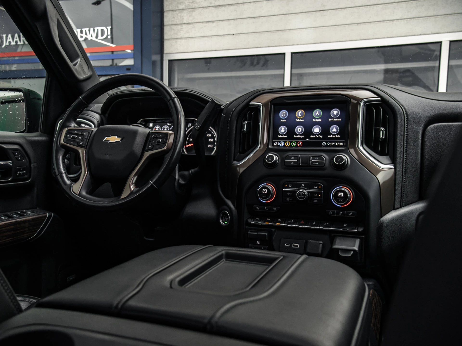 Chevrolet Silverado 2019 - High Country image 16