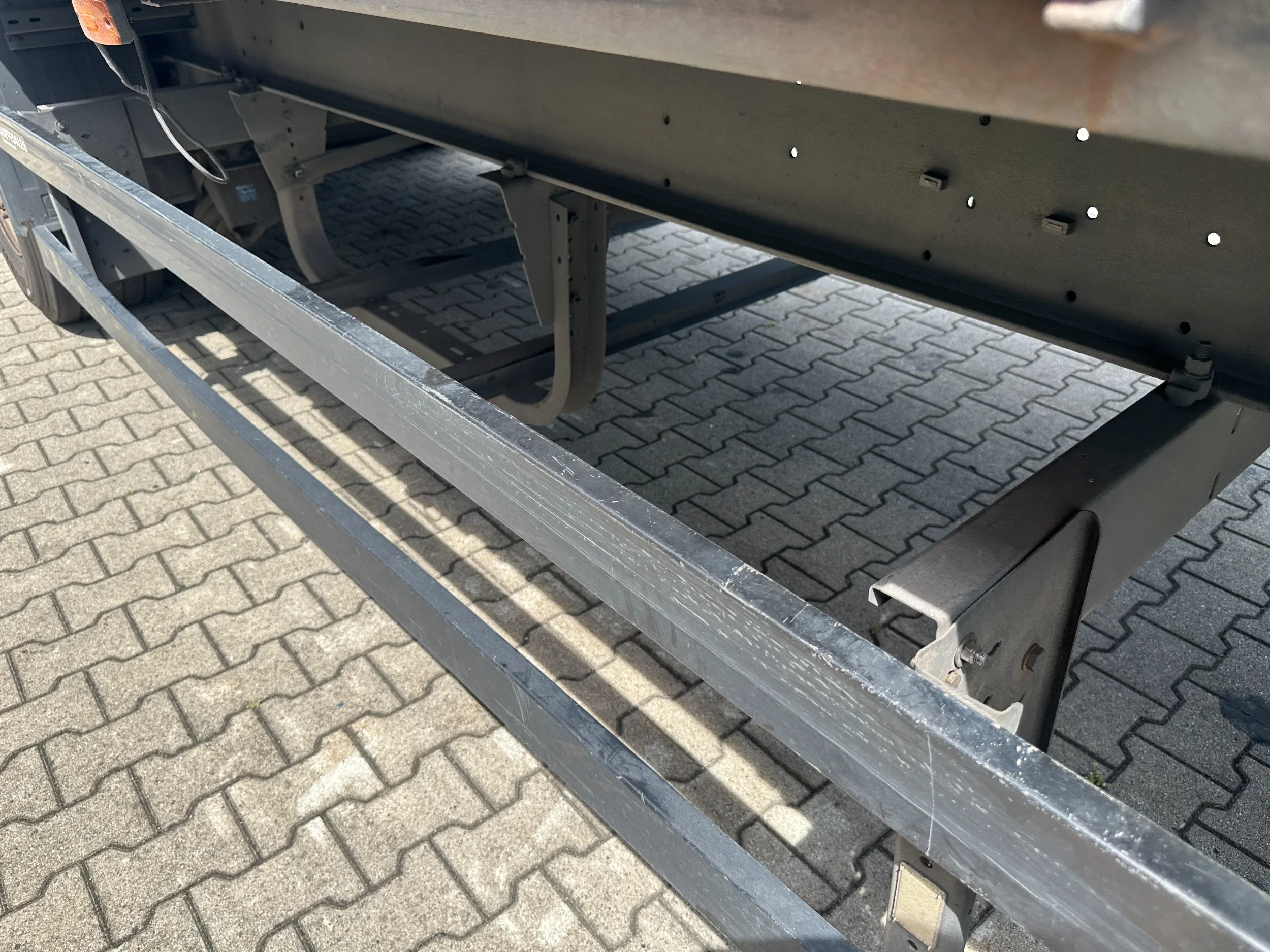 Schmitz Cargobull 2008 - Bordwände / SAF + Scheibebremsen / 2x Liftachse / galvanisiert / Innenhöhe: 2.80m / NL-Auflieger, 2x vorhanden afbeelding 24
