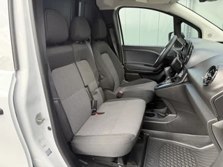 Mercedes-Benz eCitan 2024 - 112 Pro 51 kWh / L2H1 / TREKHAAK / 3-ZITS /**7.445 KM!!** / CAMERA / CRUISE / ECC / CARPLAY immagine 6