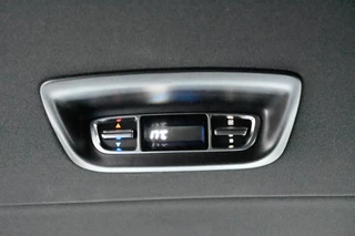 Mercedes-Benz V-Class 2024 - 300d 4-Matic AMG DC L3 XL zdjecie 11