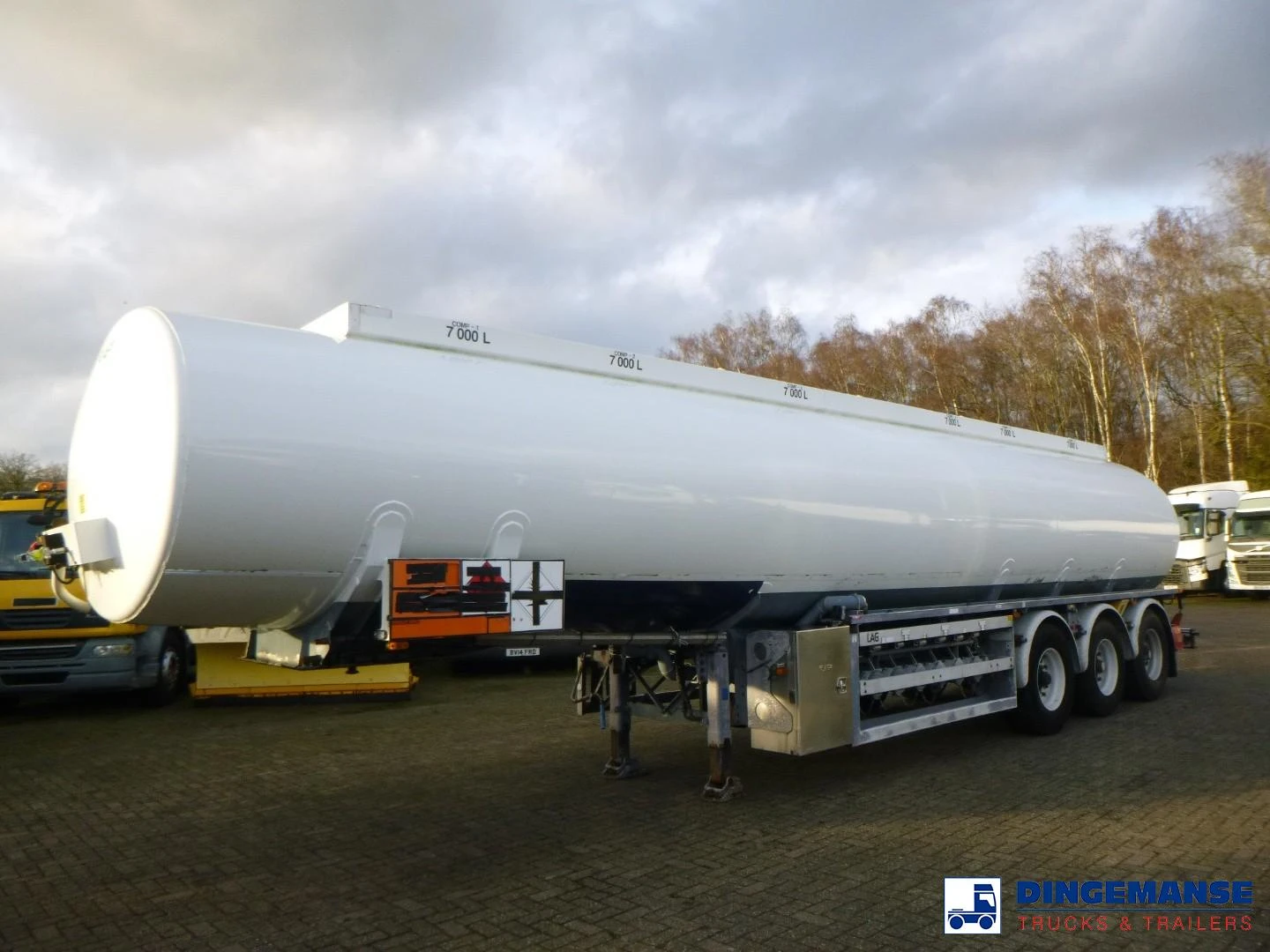LAG Fuel tank alu 44.4 m3 / 6 comp + pump 2012 image 1
