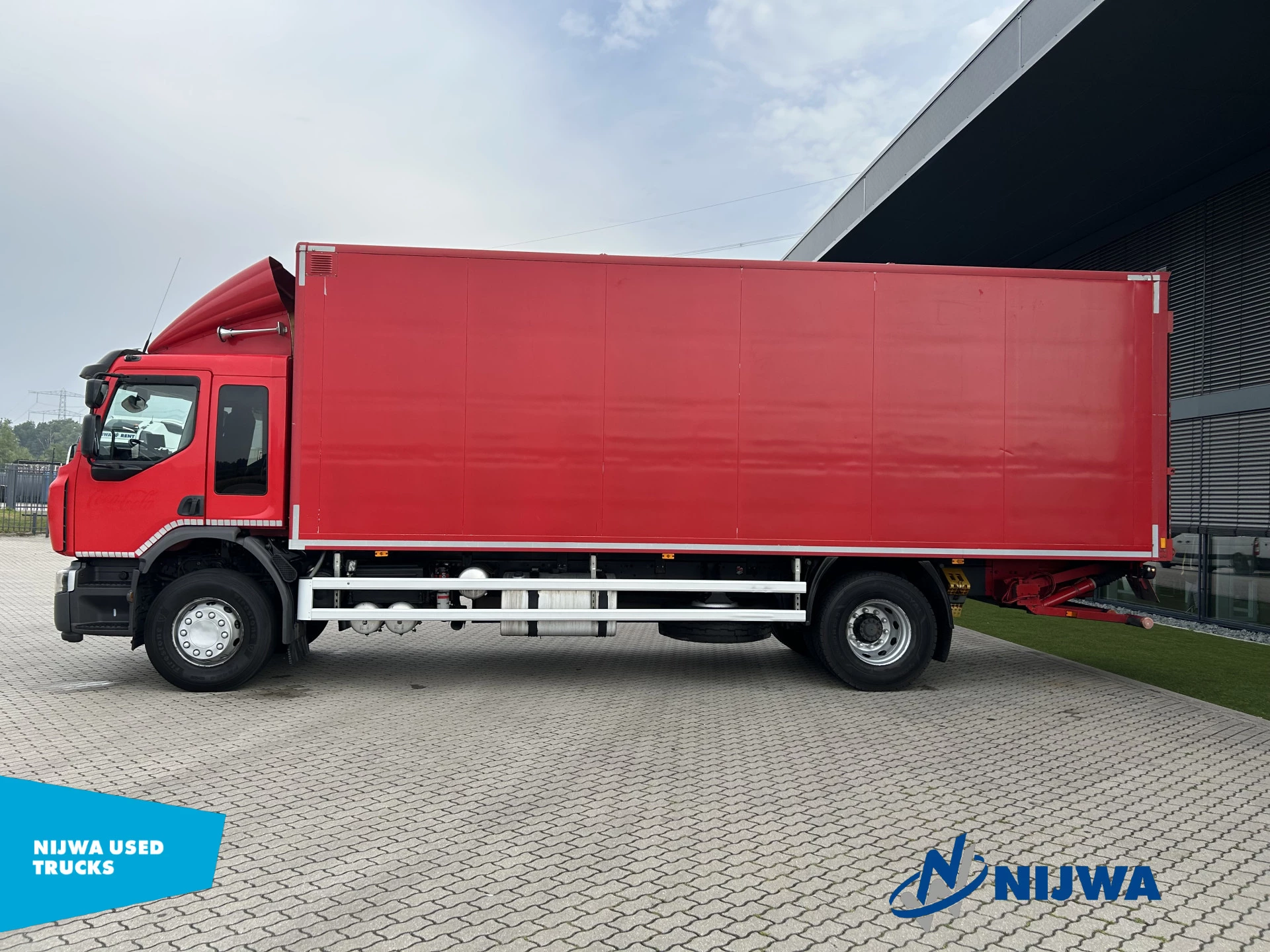 Renault D WIDE 280 4x2 Low mileage + Laadklep 3000 KG 2017 zdjęcie 16