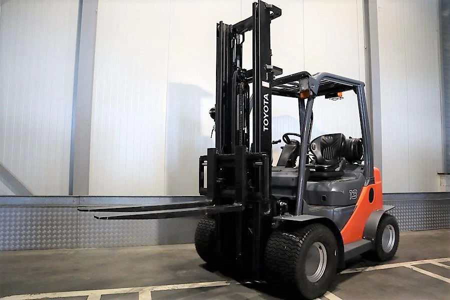 Toyota 2016 - 02-8 FGF 18 afbeelding 1