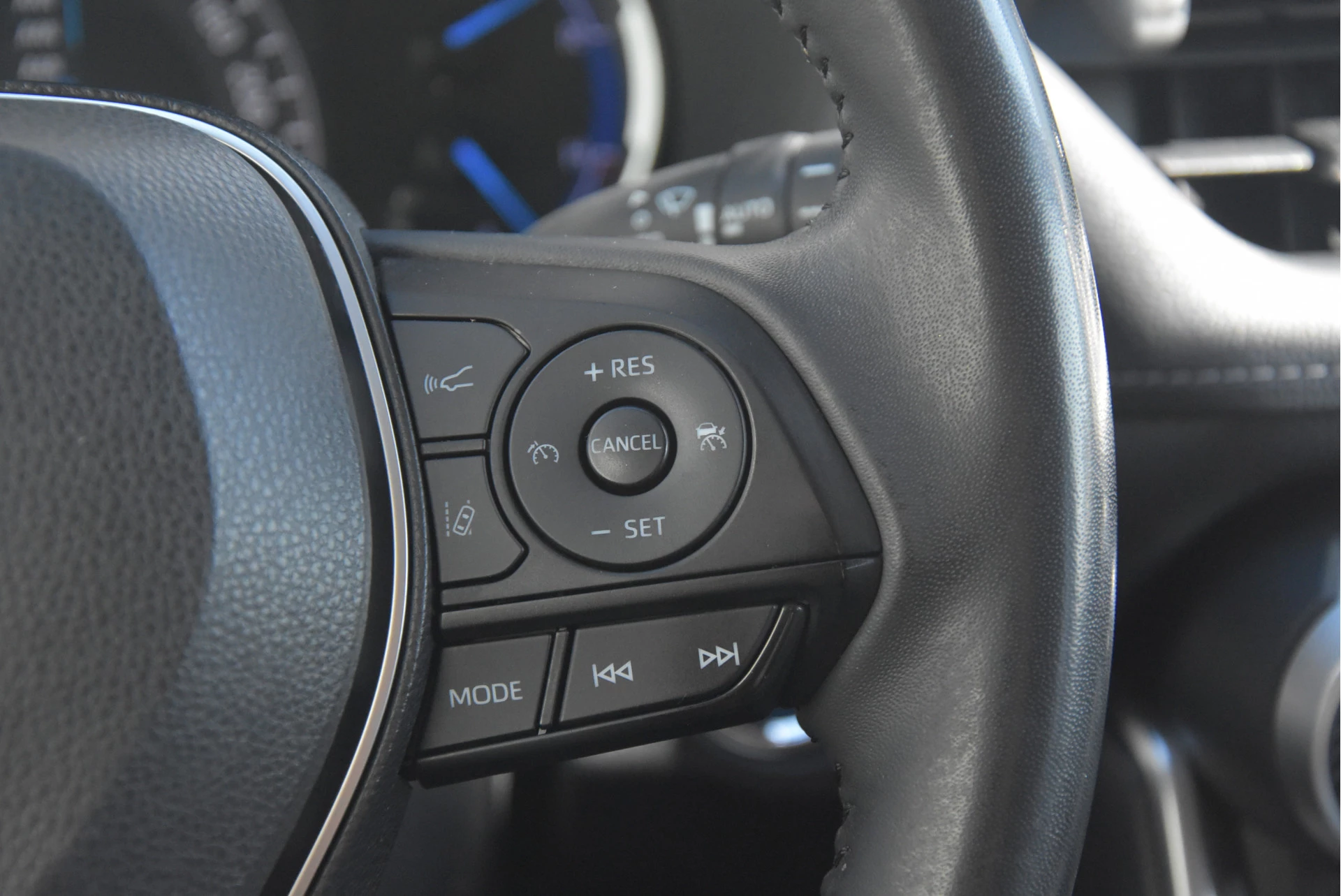 Toyota RAV4 2019 - 2.5 Hybrid Active zdjęcie 8