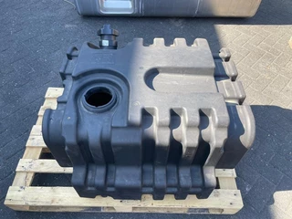Iveco N/A 2024 - 5803008747 PLASTIC FUEL TANK 84X73X52 CM (LIKE NEW) imagen 3
