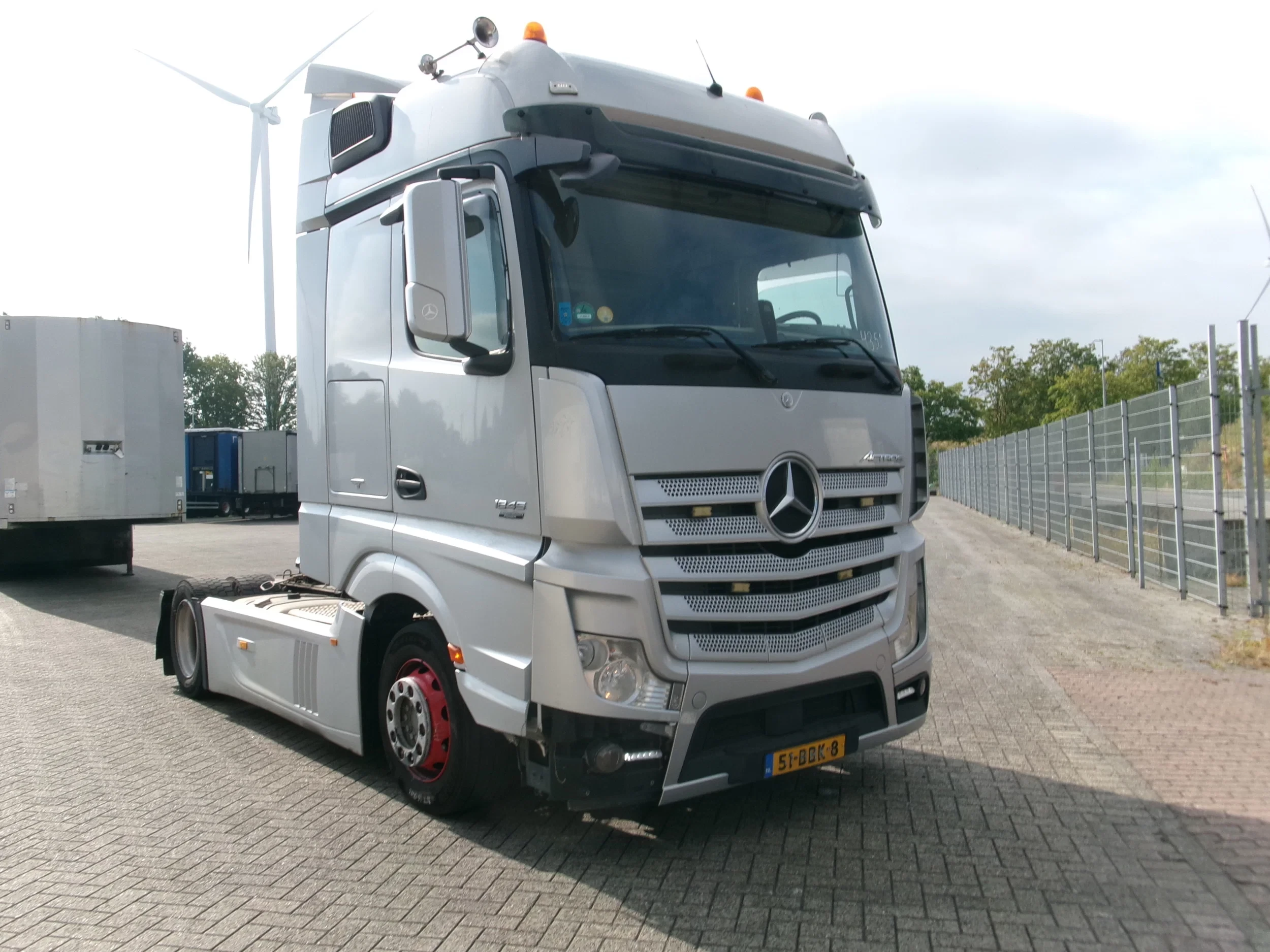 Mercedes-Benz Actros 2013 - 1845 LS EURO 5 NL TRUCK image 3