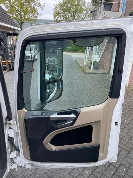 Mercedes-Benz - A 9607202403 PORTIER RECHTS INCLUSIEF SPIEGELS zdjęcie 2