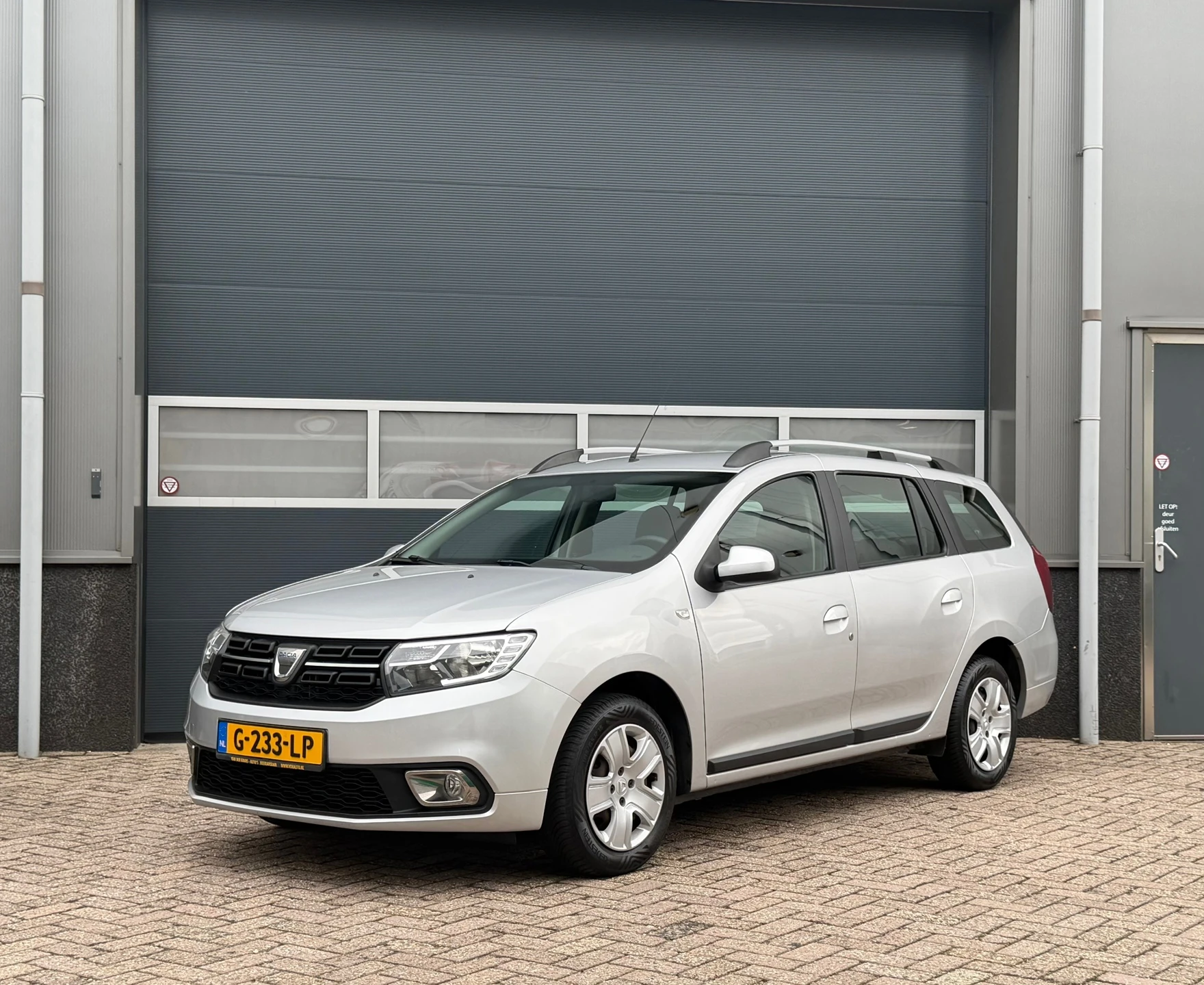 Dacia Logan 2018 - MCV 0.9 TCe Ambiance bj.2018 Airco|Pdc|OH aanwezig. image 1