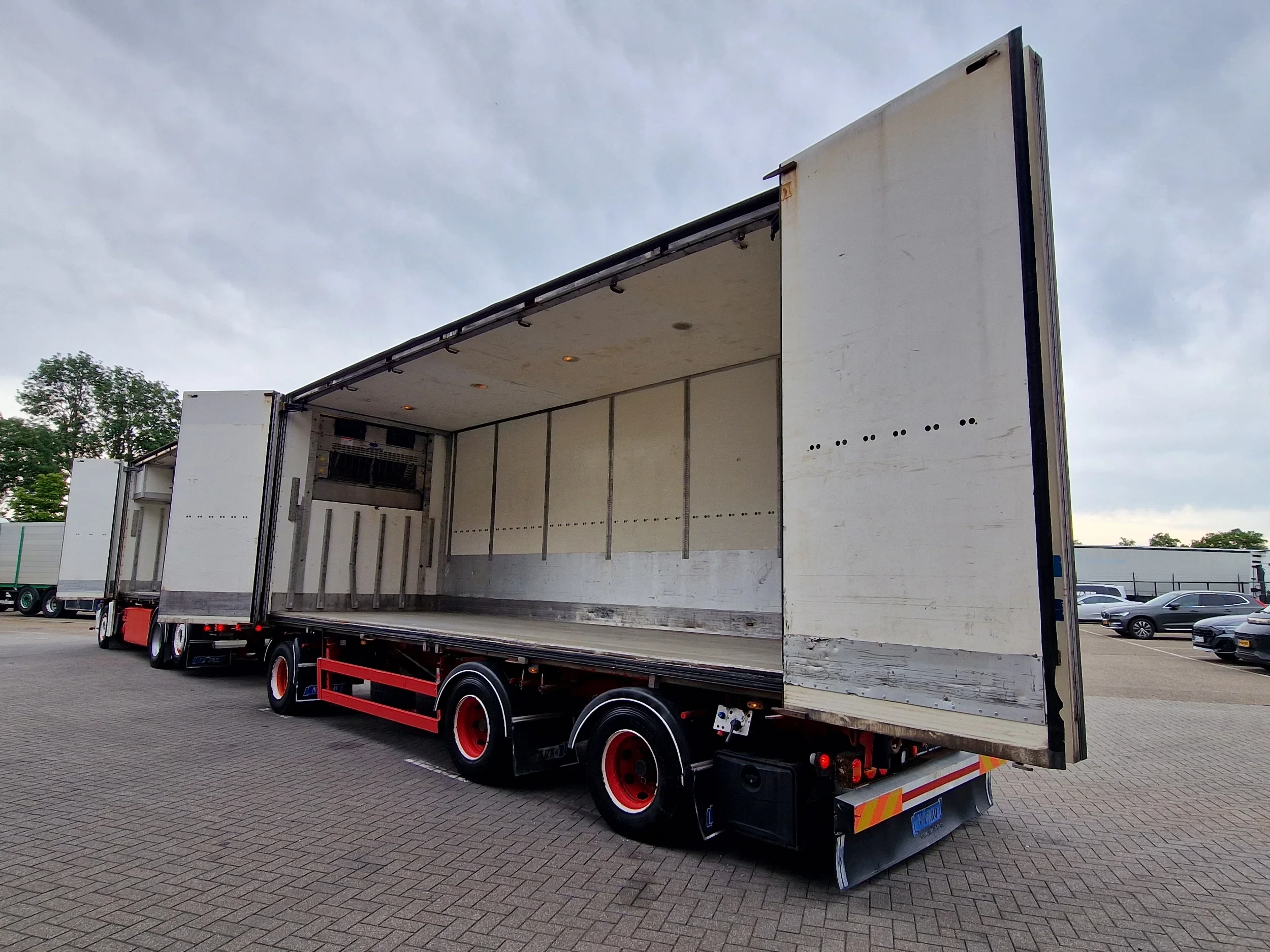 Mercedes-Benz Actros 2019 - 2553 6x2 - Thermoking frigo - Loadlift + Narko trailer 3 axle изображение 16