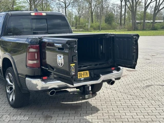 Dodge Ram 1500 2022 - 4X4 5.7 V8 4x4 Crew Cab Limited изображение 42