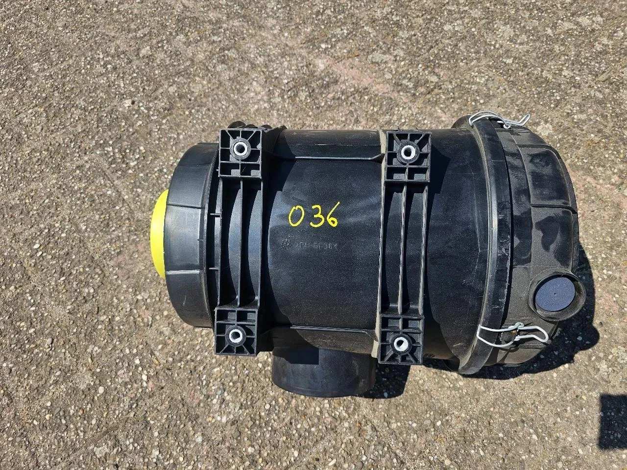 MAN Air filter housing image 2