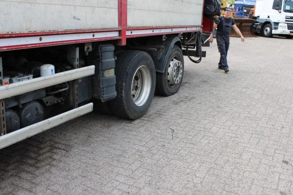 Mercedes-Benz Axor 2010 image 9