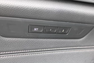 BMW 5 Series 2022 - 520e M-SPORT SCHUIFDAK LEDER MEMORY CARPLAY HEAD-UP obrazek 17