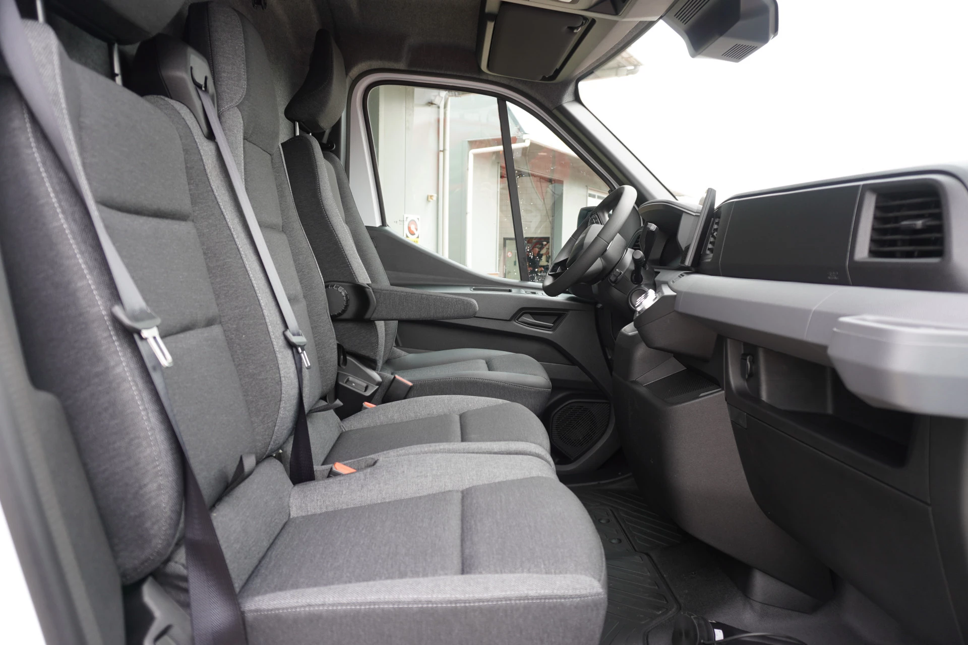 Renault Master 2026 - E-Tech T35 L2H2 Advance long range 87 kWh 143PK Automaat image 13