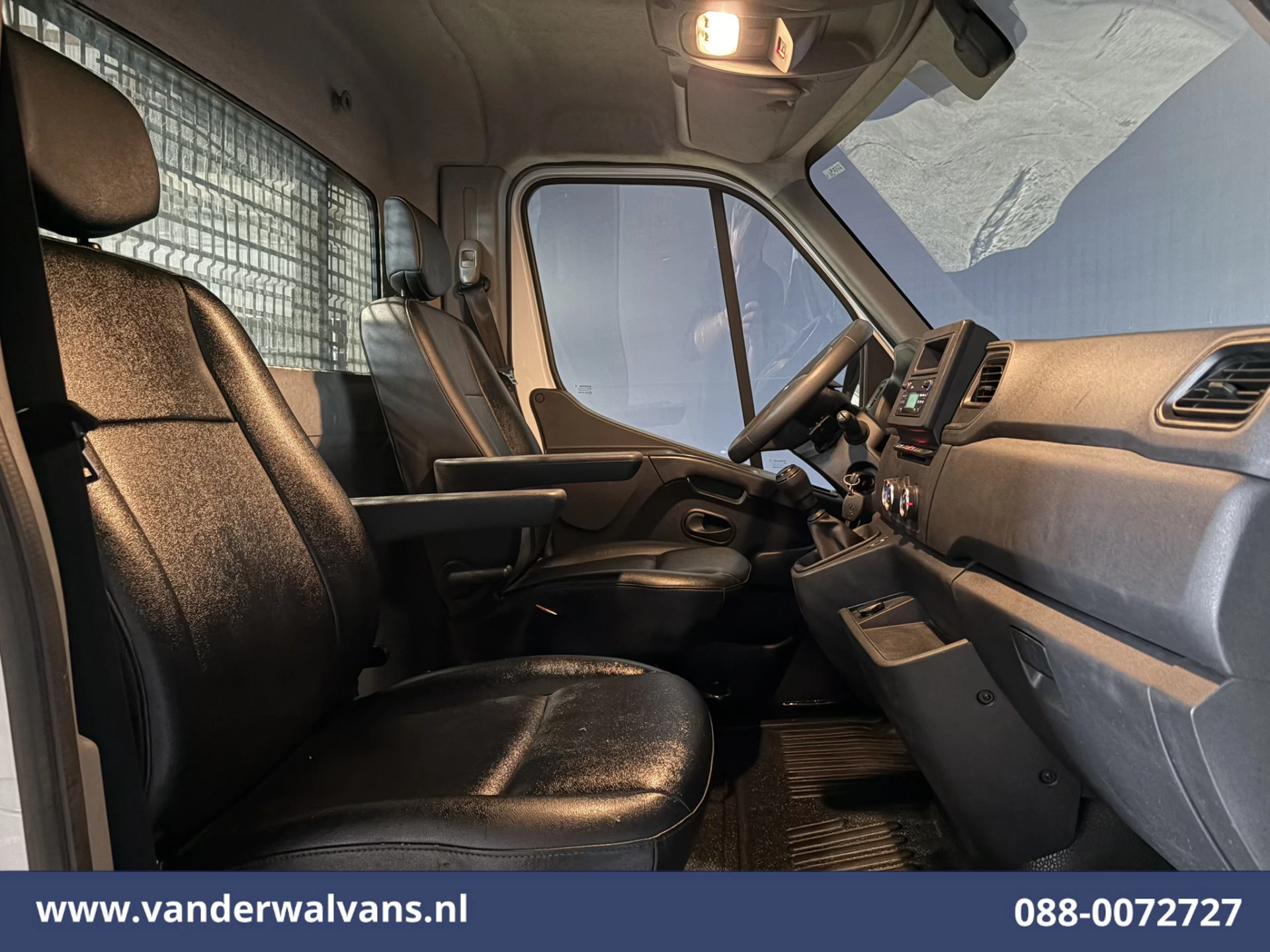 Renault Master 2023 - 2.0 dCi Pick Up Open Laadbak Dubbel Lucht Euro6 Airco | Cruisecontrol | LED | Leder| 3500kg Trekvermogen image 6