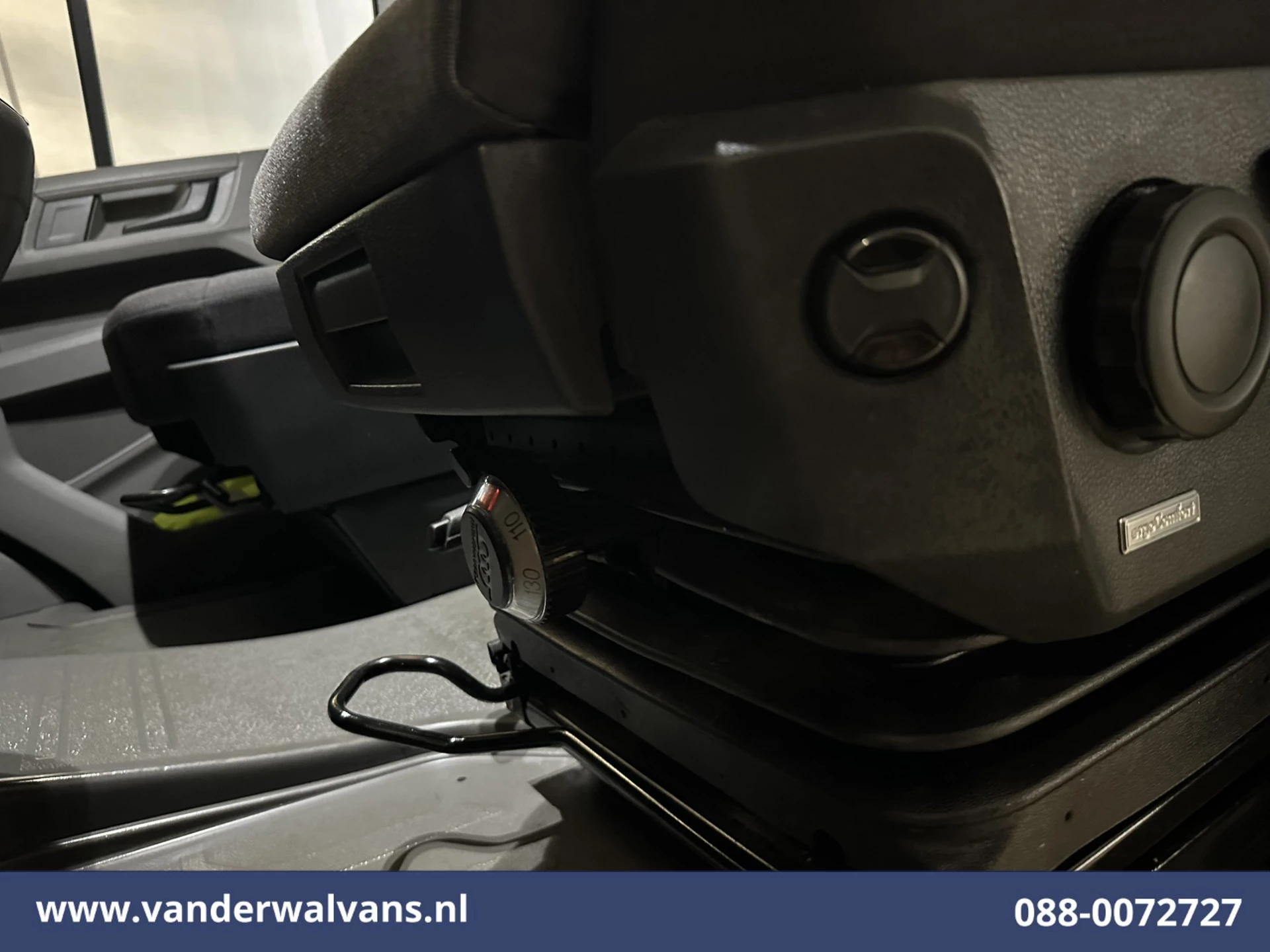 Volkswagen Crafter 2021 - 2.0 TDI 141pk L3H3 L2H2 Euro6 Airco | Navigatie | Apple Carplay | Chauffeursstoel zdjęcie 4