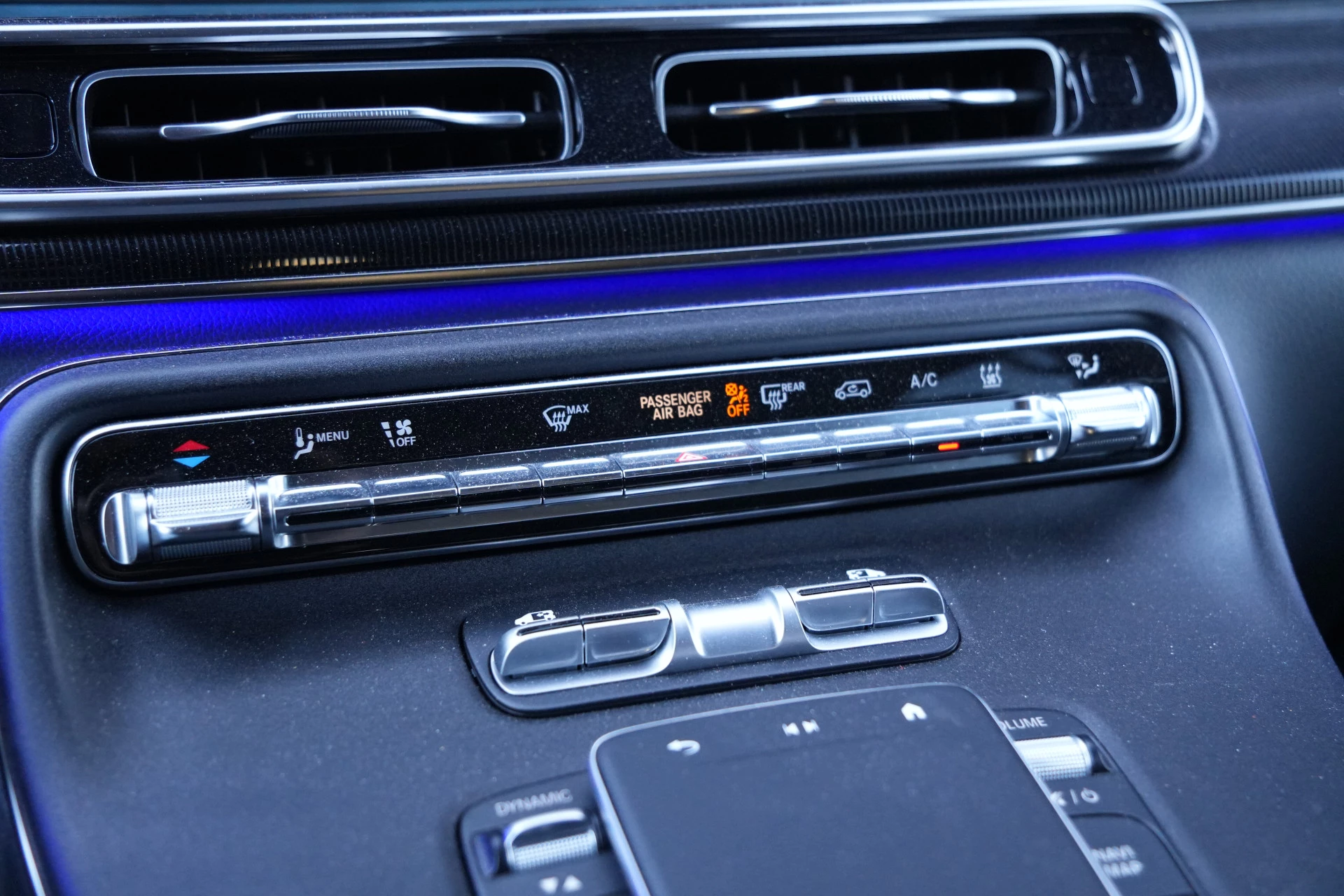 Mercedes-Benz EQV 2024 - 300 L2 90kWh 204pk - 2x Schuif - Stoel/Stuurverwarming - Stoelkoeling - Elek Schuifdeuren - Blindspot - Multibeam LED - Rijklaar Bild 37