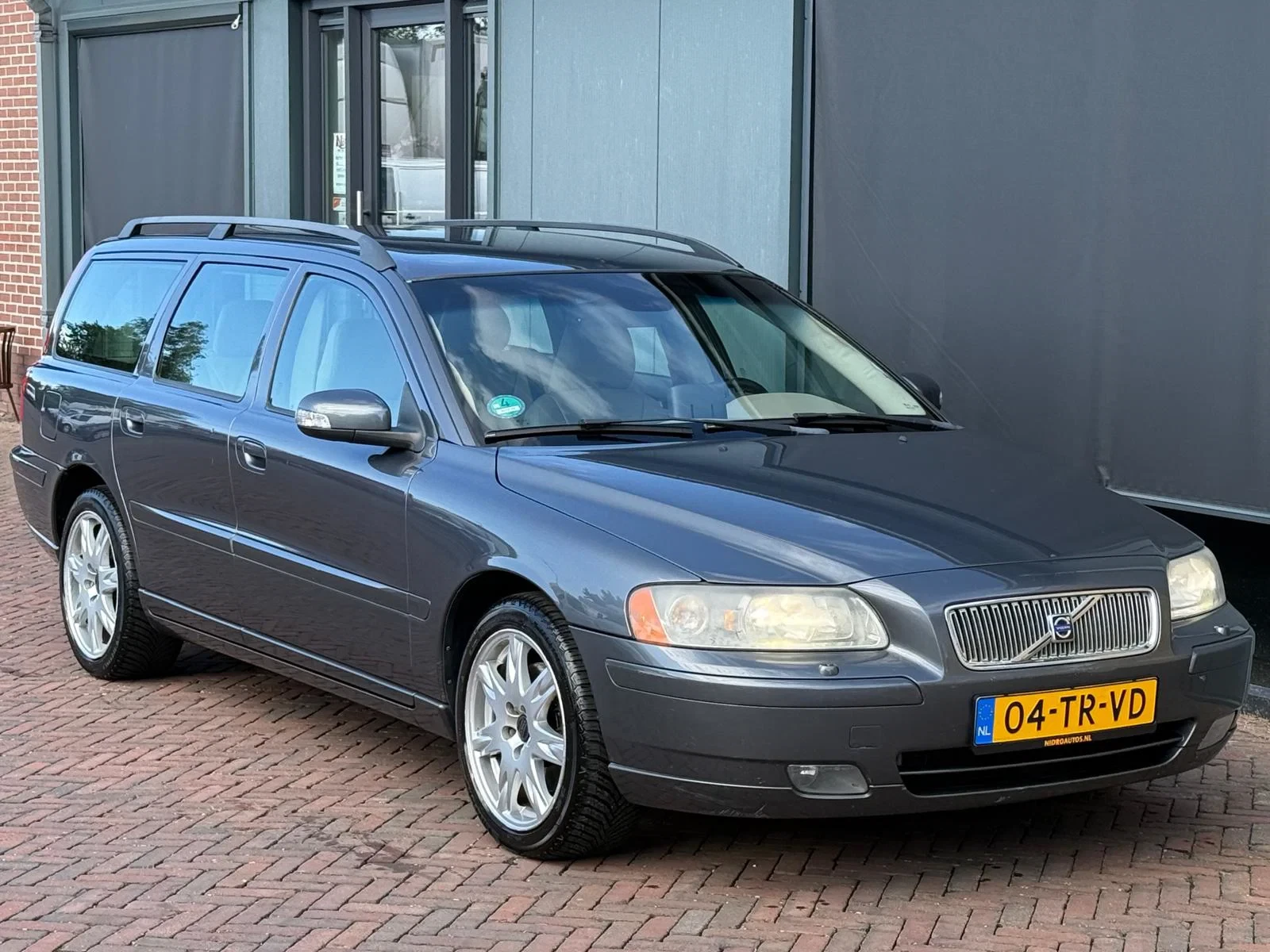 Volvo V70 2007 - 2.0T Edition Classic Nieuwe Koppeling 5 Cillinder Parkeersensoren afbeelding 1