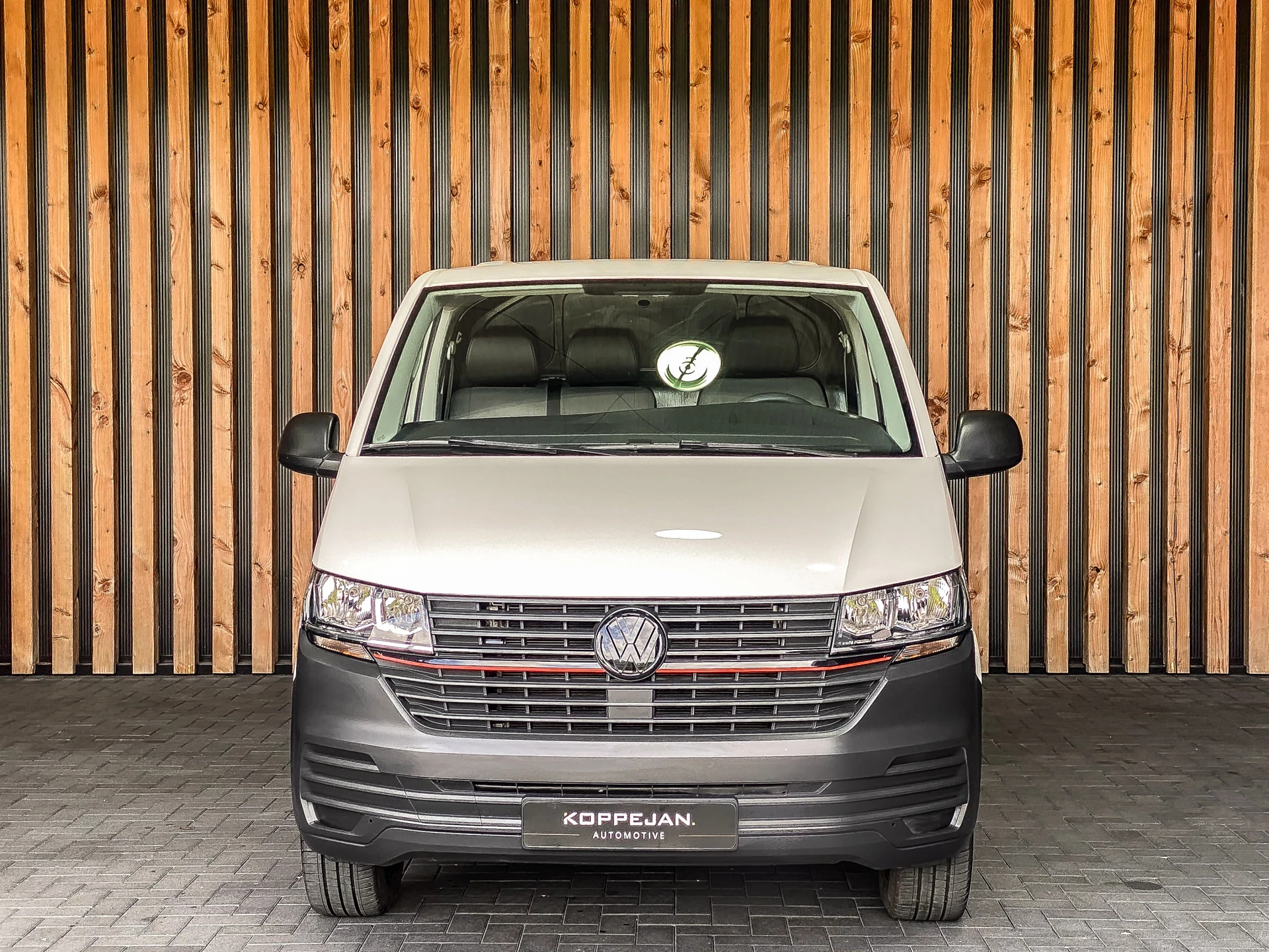 Volkswagen Transporter 2020 - 2.0 TDI 110PK Bestelwagen L1H1 afbeelding 19