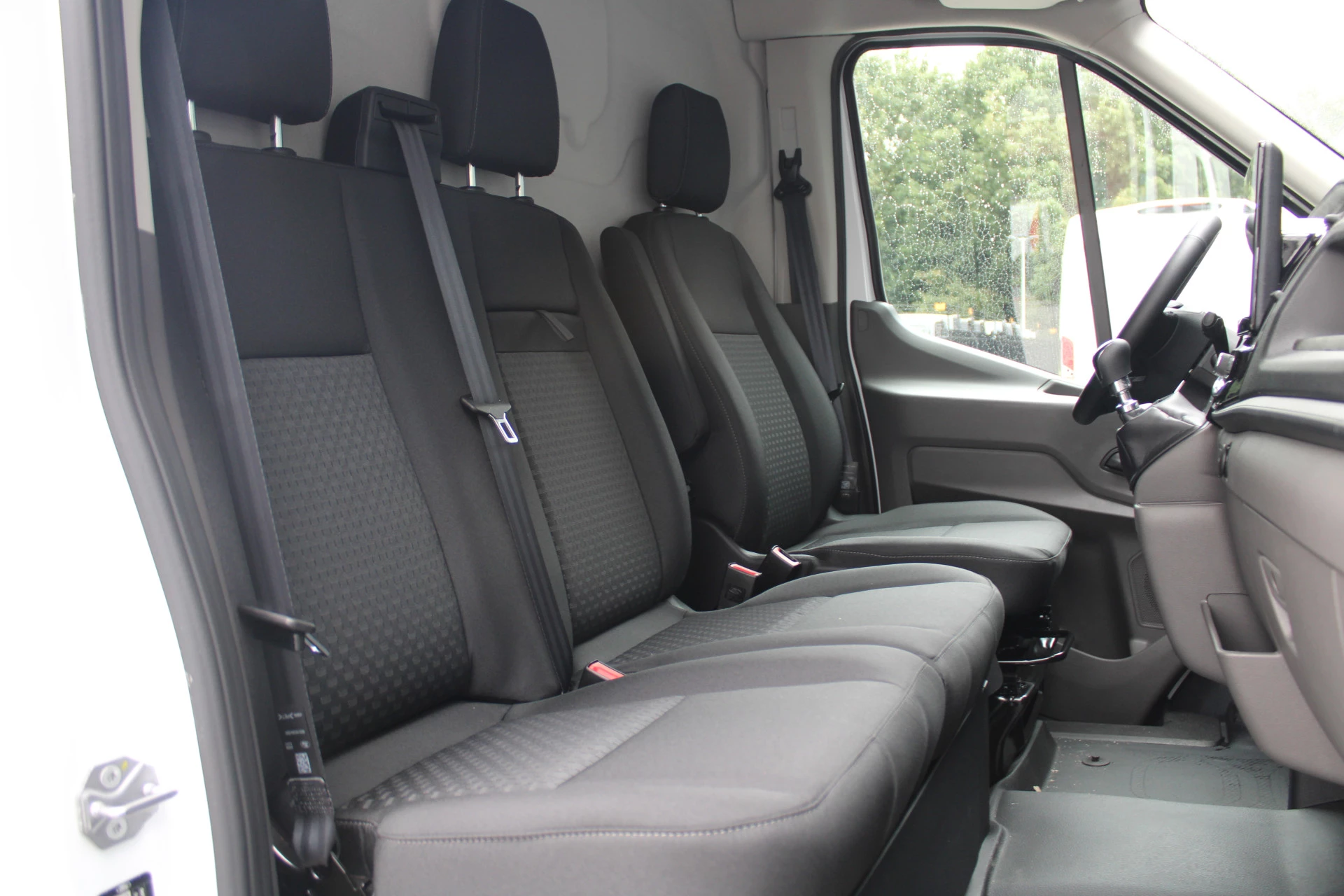 Ford Transit 2024 - 350 2.0 TDCI L2H2 Trend 130pk - Facelift - 2x Schuifdeur - Adaptive Cruise - Navigatie - Blind Spot - 360 Camera - Stoel - Stuurverwarming - Rijklaar zdjęcie 35