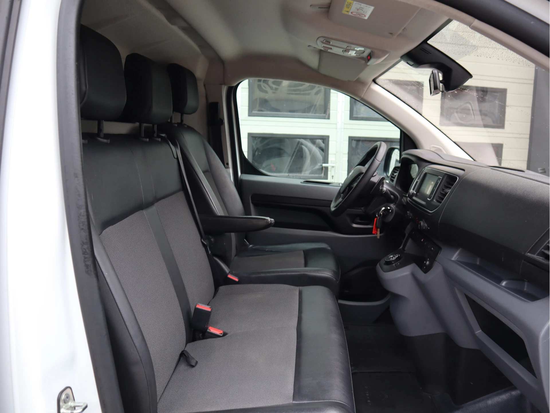 Citroën Jumpy 2020 - 2.0 BlueHDI 123pk Automaat - L2 Lang - Trekhaak - Cruise - Navi imagem 10