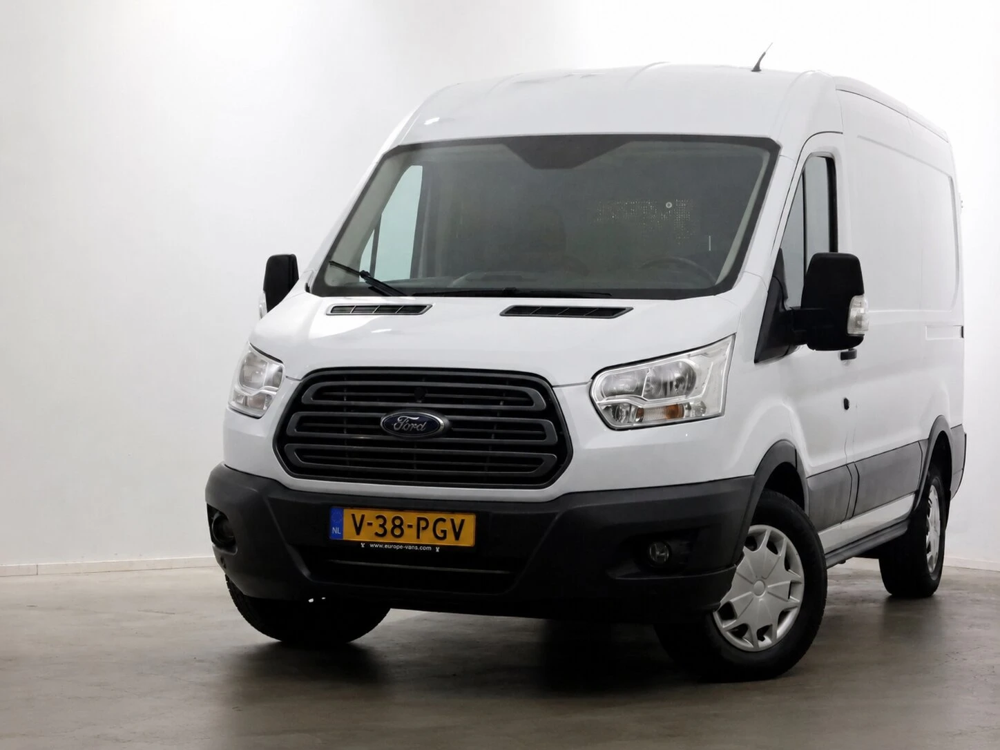 Ford Transit 2018 - 350 2.0 TDCI 130pk E6 L2H2 Trend Airco/Navi 04-2018 afbeelding 1