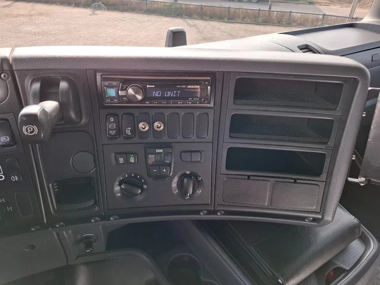 Scania R620-V8 2011 - / 6X4 / RETARDER / HYDRAULICS / SMART TACHO / LEATHER / AUTOMATIC / EURO-5 / 2011 Bild 24