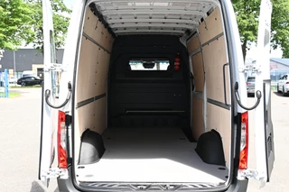 Mercedes-Benz Sprinter 2021 - 314 CDI L2H2 RWD obrazek 13