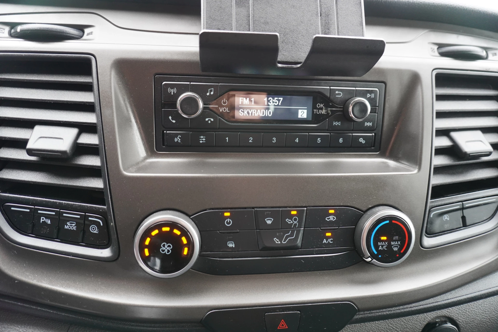 Ford Transit Custom 2022 - 300L 2.0 TDCI 130PK L2H2 Trend afbeelding 17