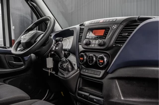 Iveco Daily 2021 - **35S14V 2.3 L2H2 | Automaat | Euro 6 | Cruise | Climate | 3500 KG Trekgewicht | Trekhaak** afbeelding 2 miniatuur