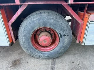 Mercedes-Benz 1922 1988 - AK 4x4 V6 WITH ONLY 128.500 KM!! AND HMF 1003K2 CRANE (MANUAL GEARBOX / FULL STEEL SUSPENSION / REDUCTION AXLE / P.T.O. / ETC.) obrazek 7
