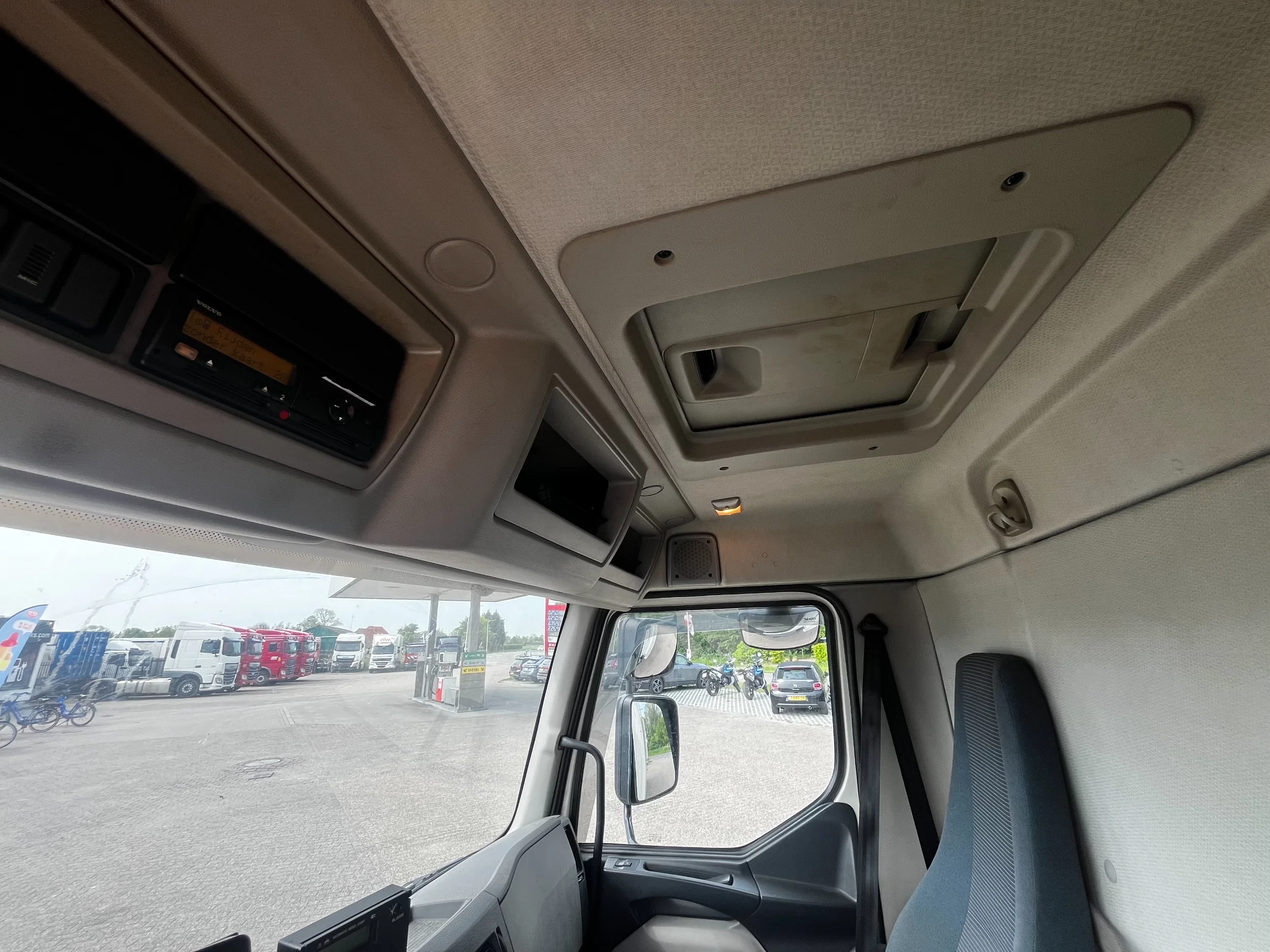 Volvo 240 2010 - FL Closed Box | Refrigerated | Low Milage | Excellent state | afbeelding 21