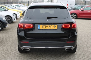Mercedes-Benz GLC 2020 - 300e 4MATIC AMG Line LEDER SFEER CARPLAY CAMERA 20'' imagen 9